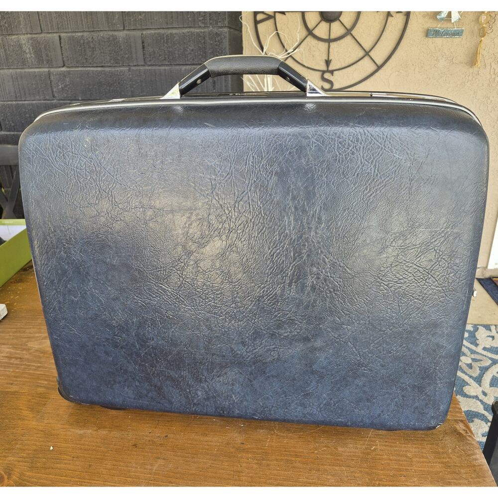Vintage Blue Samsonite Silhoutte Luggage Suitcase Hard Shell 26x21x8 With Wheels